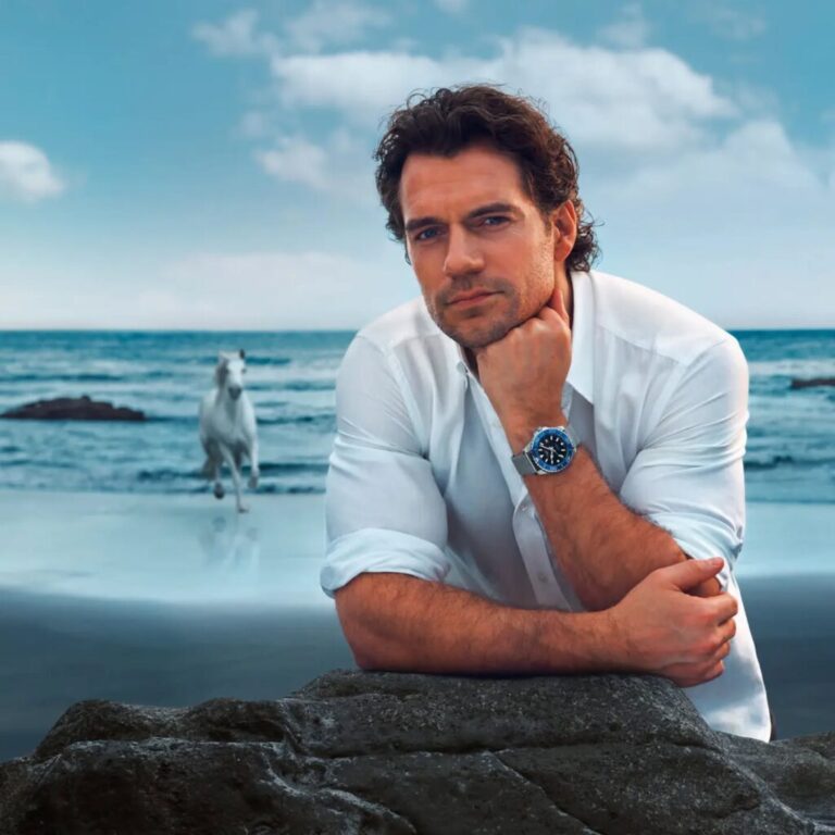 La colección HYDROCONQUEST combina la estética moderna con un rendimiento probado. Impulsado por un exclusivo calibre automático LONGINES, estanco hasta 30 bar (300 m),con bisel unidireccional, corona atornillada y fondo de caja atornillado.