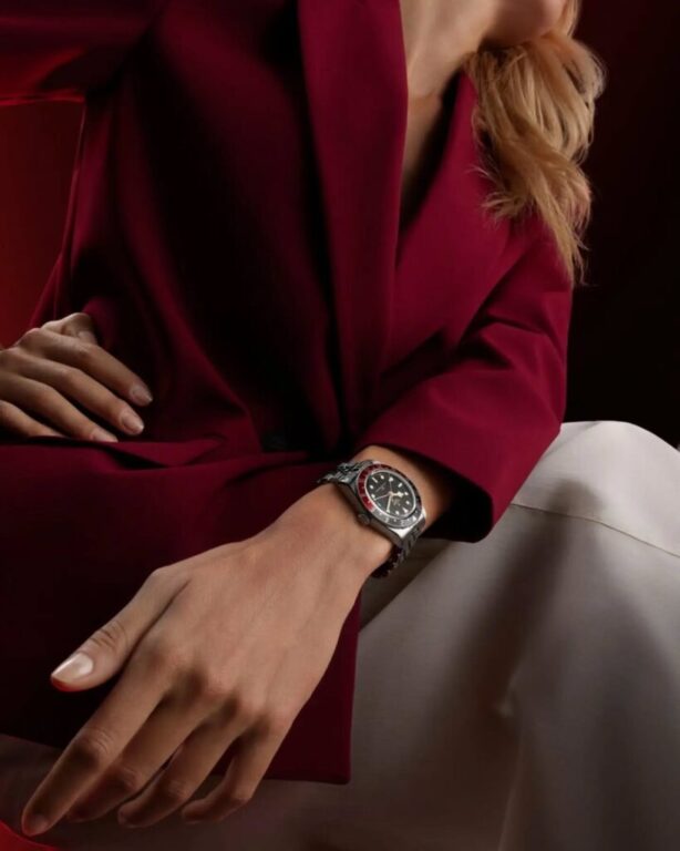 El nuevo TUDOR Black Bay 58 GMT perfectamente preparado para tus aventuras trotamundos. #TudorWatch #BornToDare #WatchesAndWonders2026