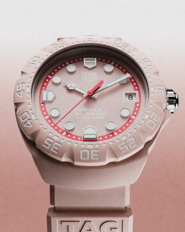 Dos colores. Una misma energía. ☀️

Rosa o beige: los nuevos TAG Heuer Formula 1 Solargraph de 38 mm reinterpretan el espíritu deportivo de la colección a través del color.

Ambos incorporan una ligera caja TH-Polylight, estanqueidad hasta 100 metros y el Calibre Solargraph TH50-00, capaz de transformar la luz en energía para ofrecer precisión y autonomía durante meses.

¿Con cuál te quedas? Rosa o beige.

#TAGHeuer #TAGHeuerFormula1 #Formula1Solargraph #Solargraph #RelojesTAGHeuer #RelojSolar #SwissMade #RelojeriaSuiza #LuxuryWatch #JoyeriaCarlosGuinot #Castellon