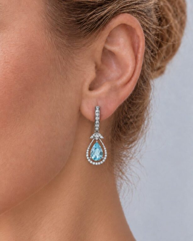 Desde diseños discretos hasta piezas con más presencia, elige unos pendientes de novia con los que te sientas tú misma.

Visítanos en nuestra boutique de Castellón y descubre nuestras propuestas para tu gran día.

#PendientesParaNovias #JoyasDeNovia #NoviasCastellon #JoyeriaCarlosGuinot