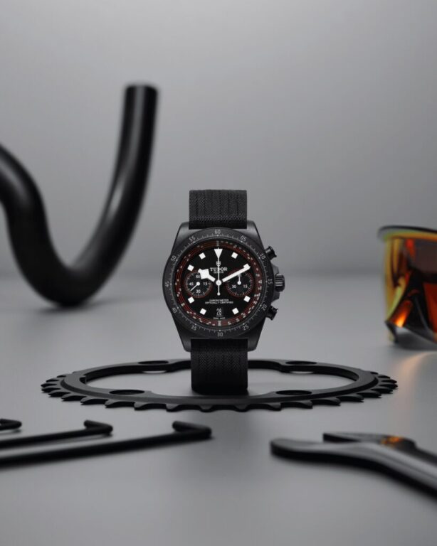La precisión también marca el ritmo sobre dos ruedas.
El Pelagos FXD Chrono «Cycling Edition» incorpora una escala taquimétrica específica para ciclismo y un Calibre de Manufactura de alto rendimiento. Un reloj creado para acompañar a los ciclistas del TUDOR Pro Cycling Team en cada desafío.
Ven a conocerlo a nuestra boutique de Castellón.
#TudorWatch #BornToDare #PelagosFxd #JoyeriaCarlosGuinot #joyeriacastellon