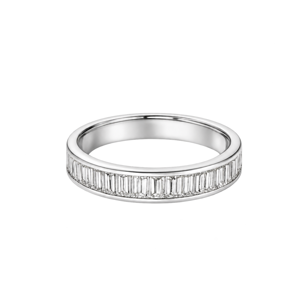 MEDIA ALIANZA DE ORO BLANCO CON DIAMANTES TALLA BAGUETTE