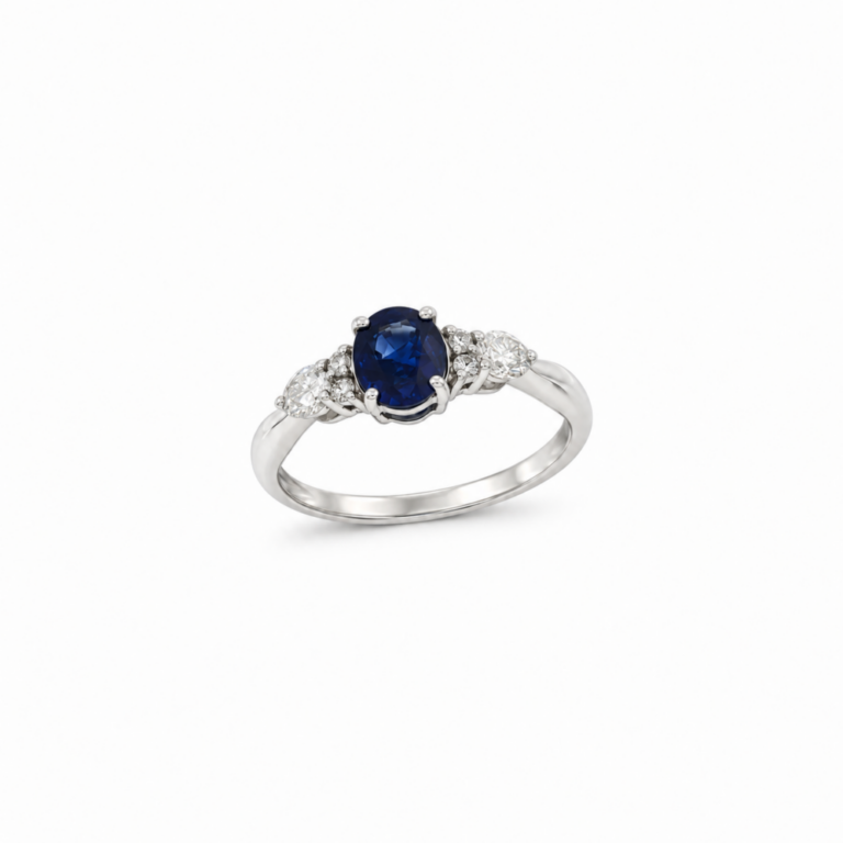 ANILLO EN ORO BLANCO CON ZAFIRO Y DIAMANTES