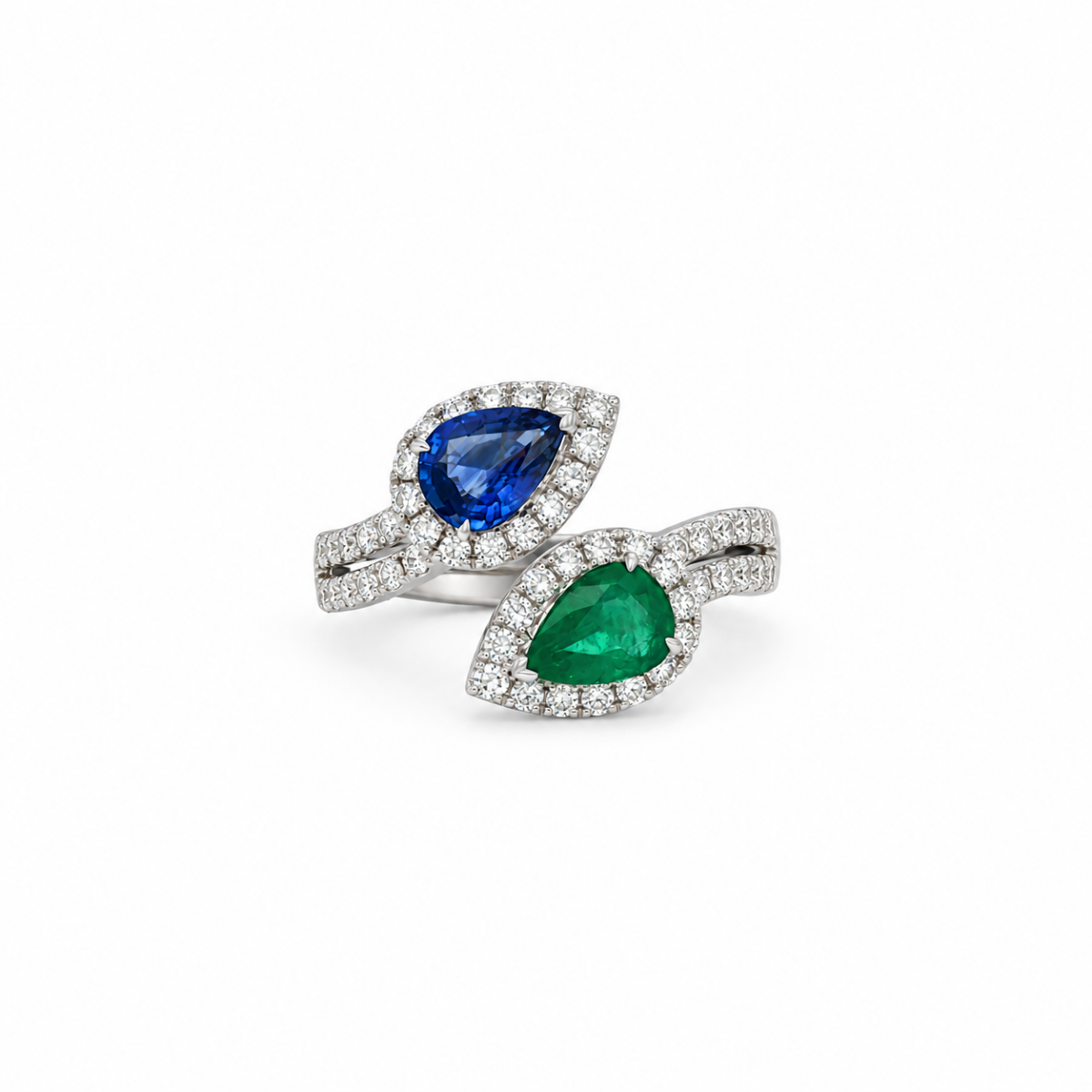 ANILLO EN ORO BLANCO CON ZAFIRO, ESMERALDA Y DIAMANTES