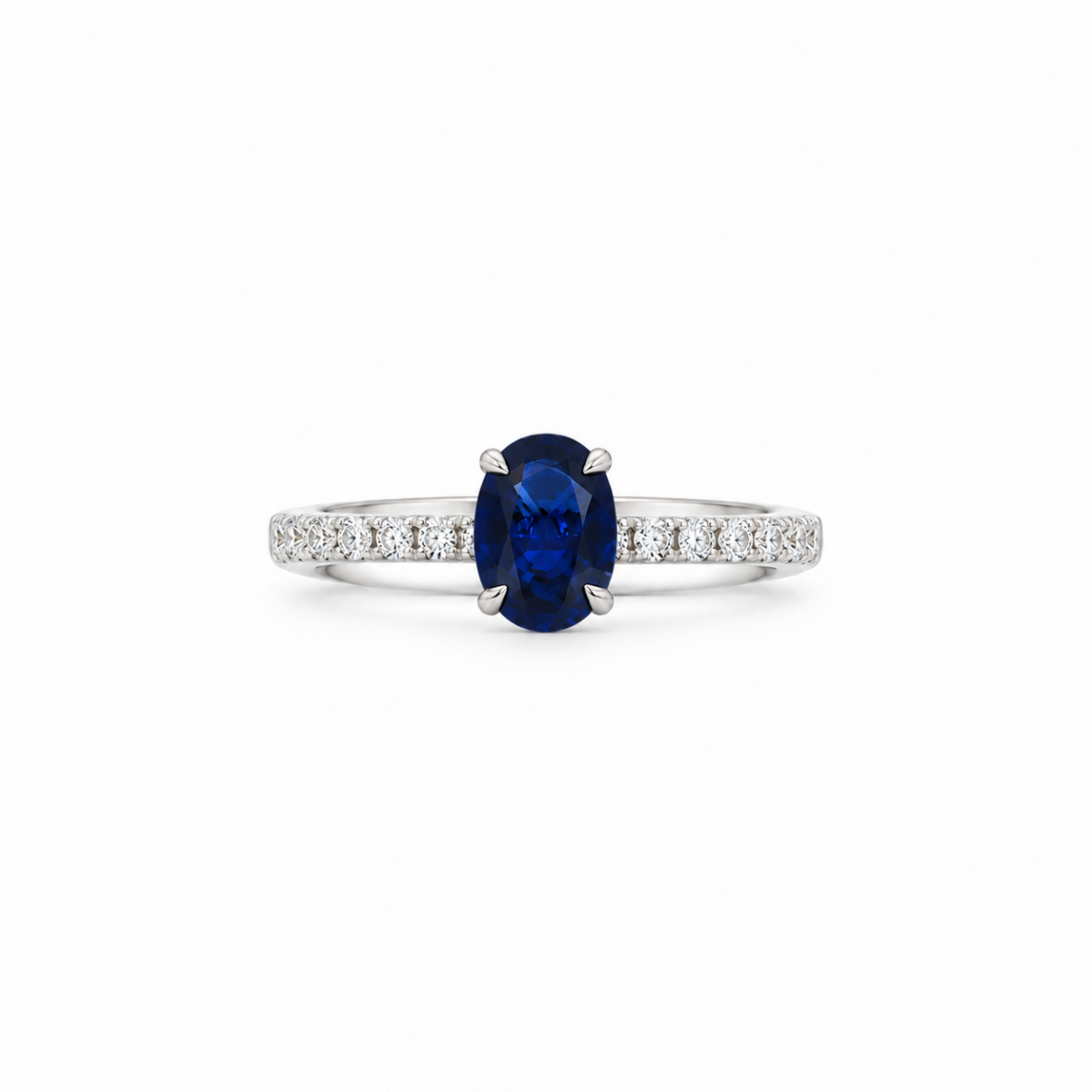 ANILLO EN ORO BLANCO CON ZAFIRO Y DIAMANTES