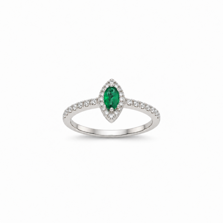 ANILLO EN ORO BLANCO CON DIAMANTES Y ESMERALDA