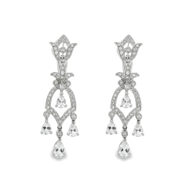PENDIENTES LARGOS DE ORO BLANCO CON DIAMANTES Y TOPACIO BLANCO