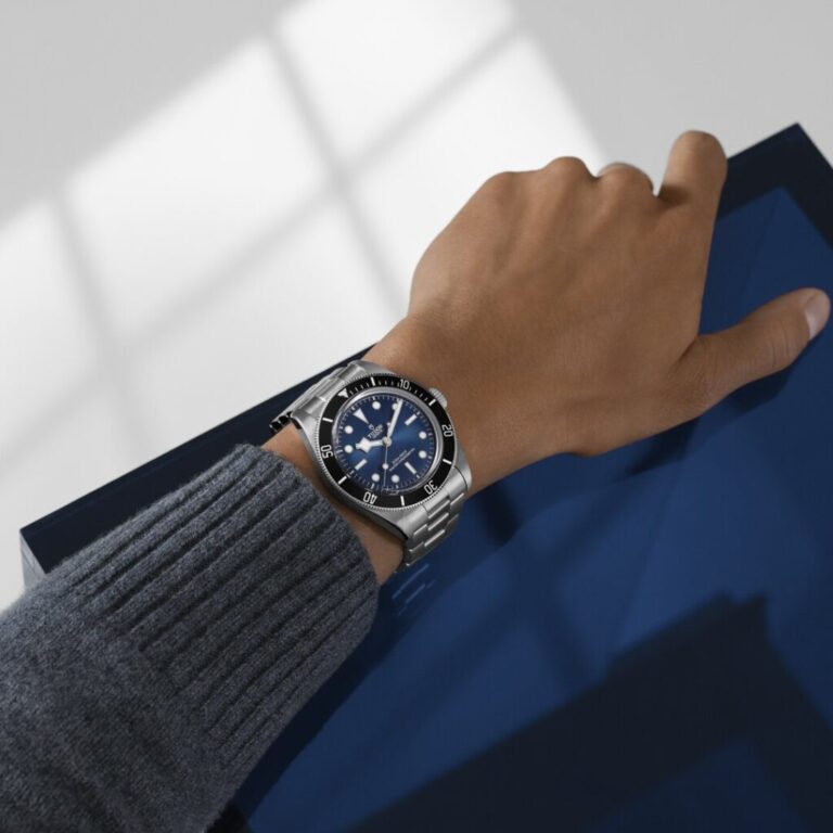 TUDOR BLACK BAY 68 43 MM - Imagen 3