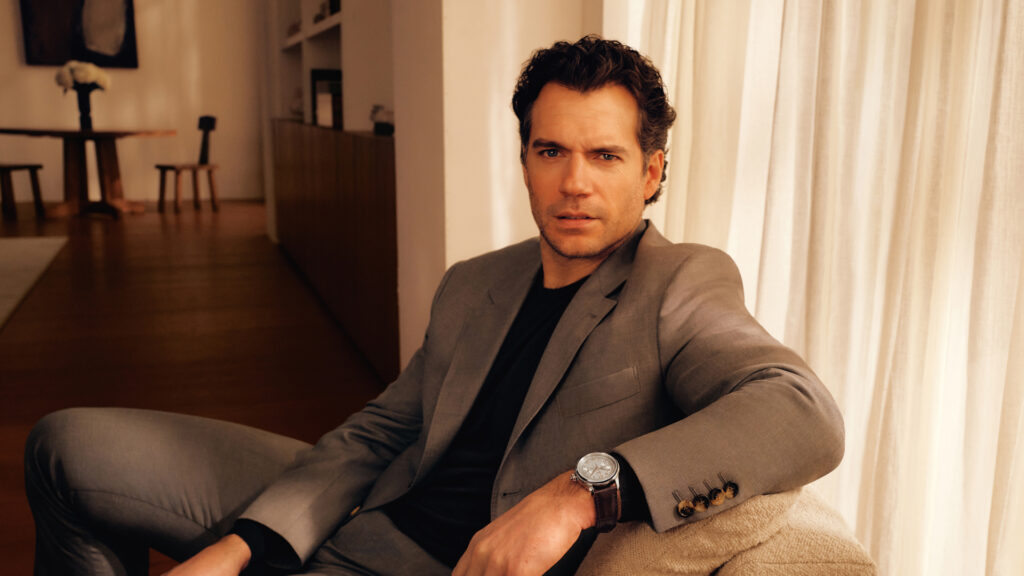 henry cavill en el set de longines